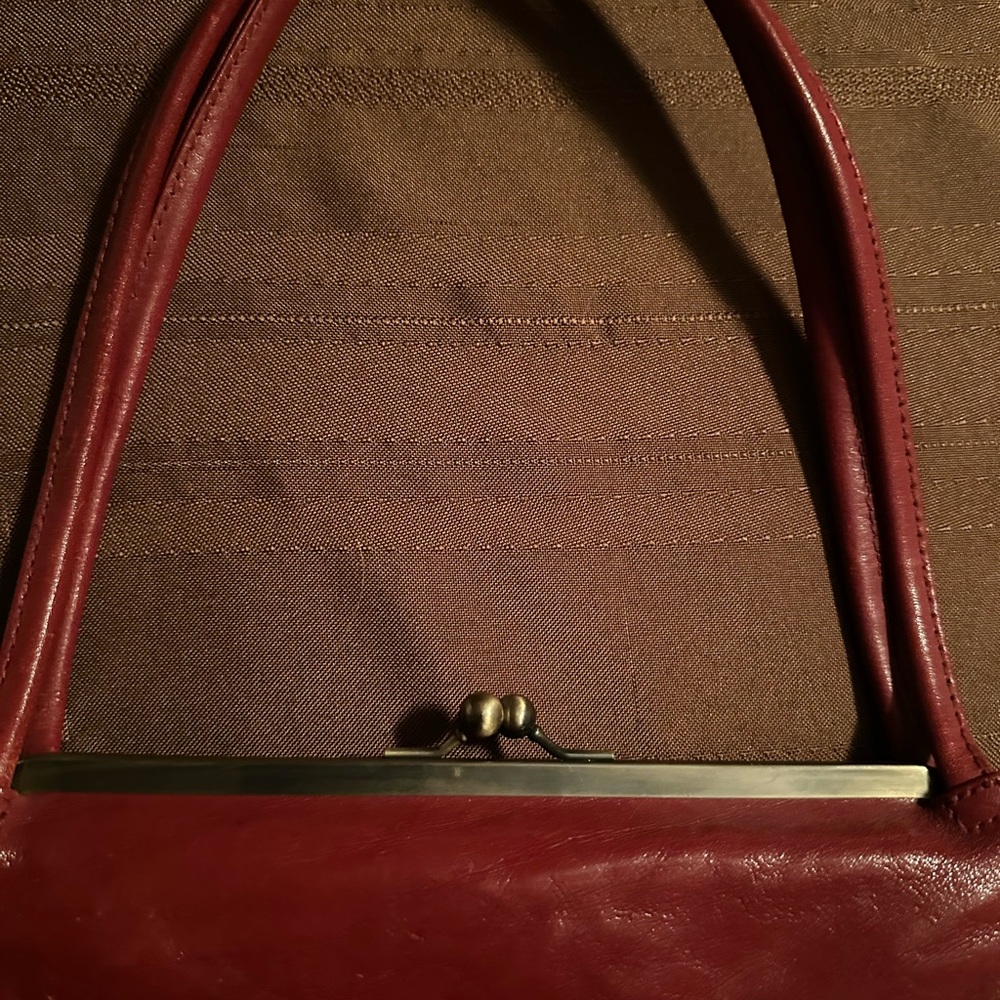 Elegant Red Leather Handbag. Used condition - Picture 6 of 14